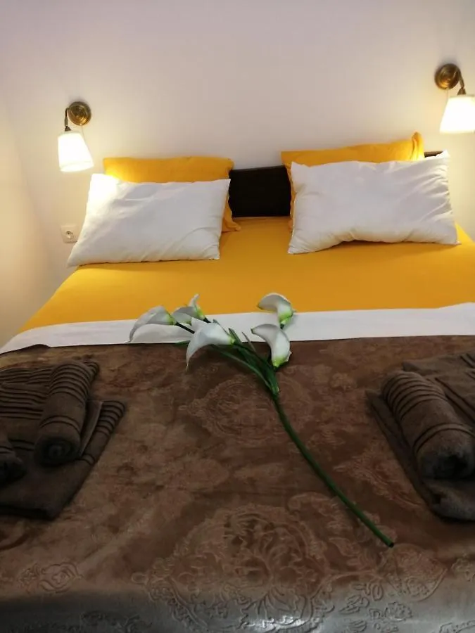 Totani Lux Apartment Peraía