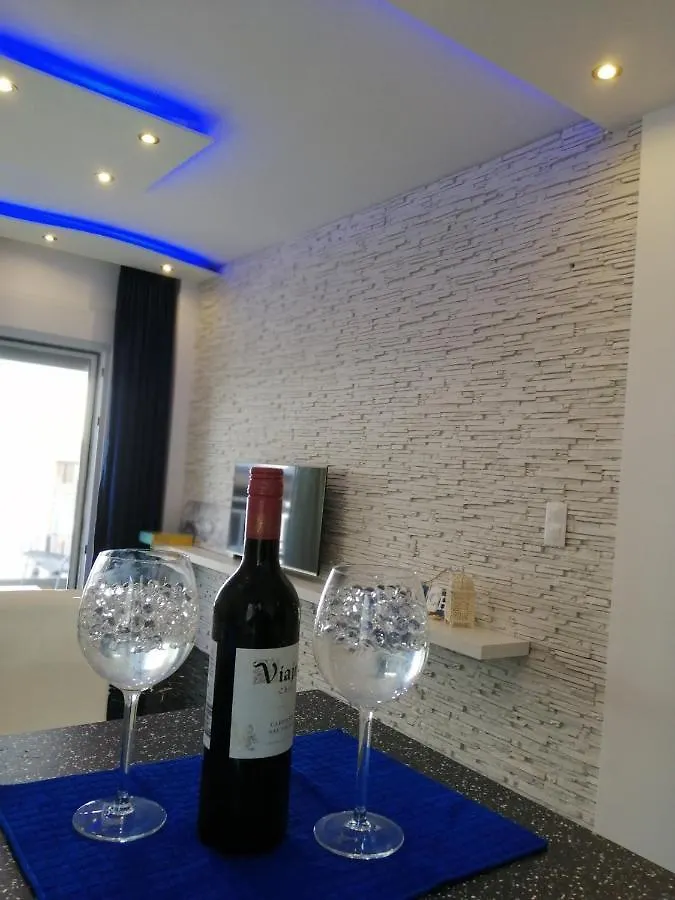 Totani Lux Apartment Peraía