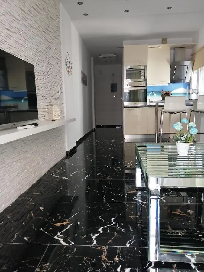 Totani Lux Apartment Peraía