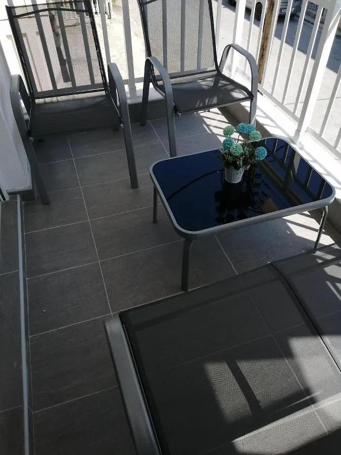Totani Lux Apartment Peraía